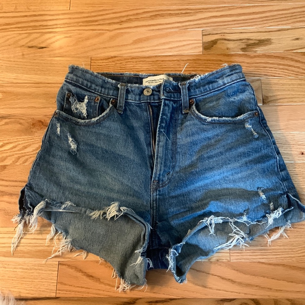 Abercrombie high rise mom shorts